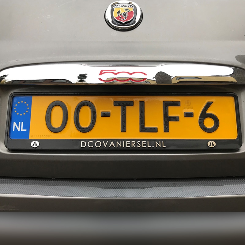 Hoe bevestig je een kentekenplaathouder? | Pelster Automotive